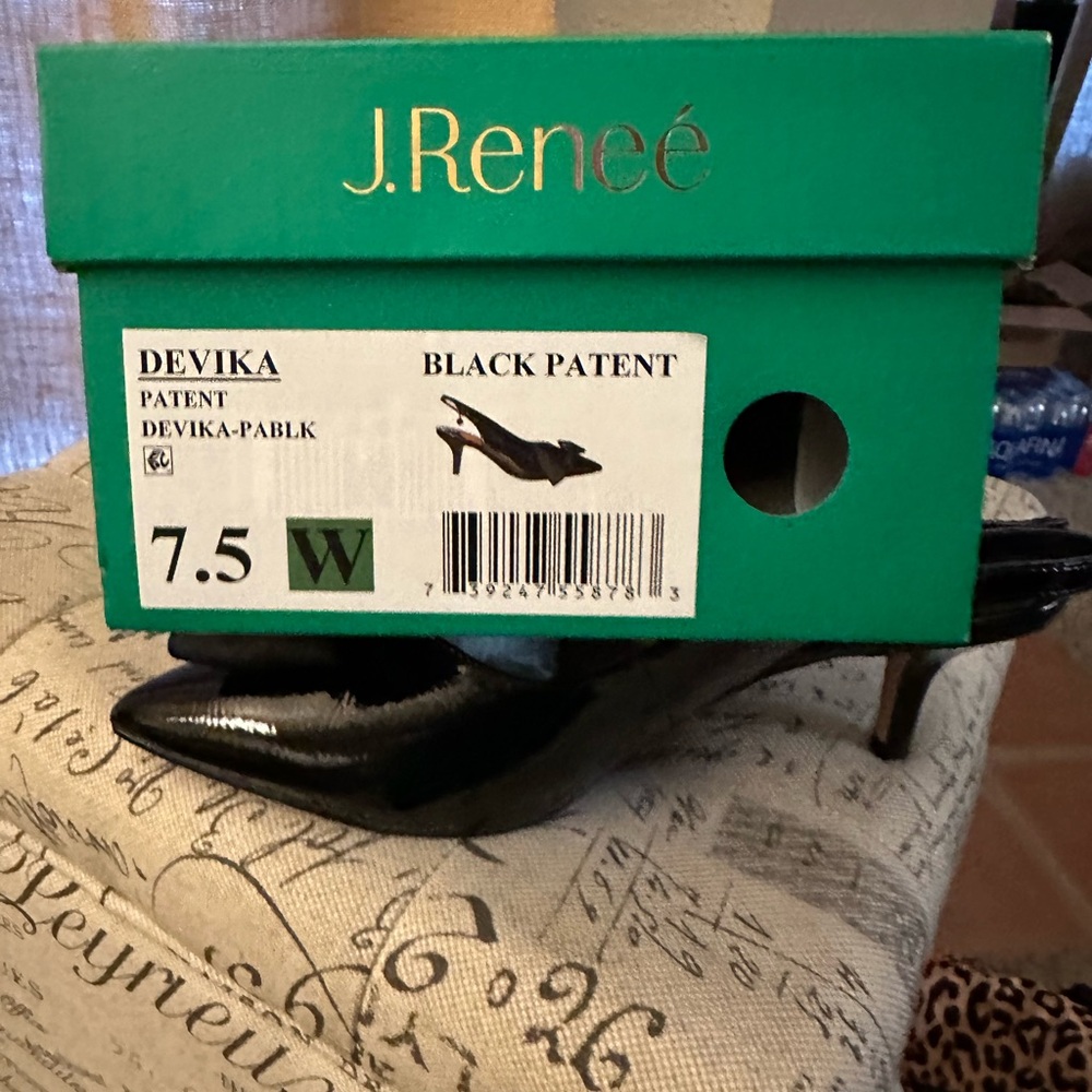Brand new J Renee Black Patent Slingback heels. Size 7.5 W. - Picture 3 of 3